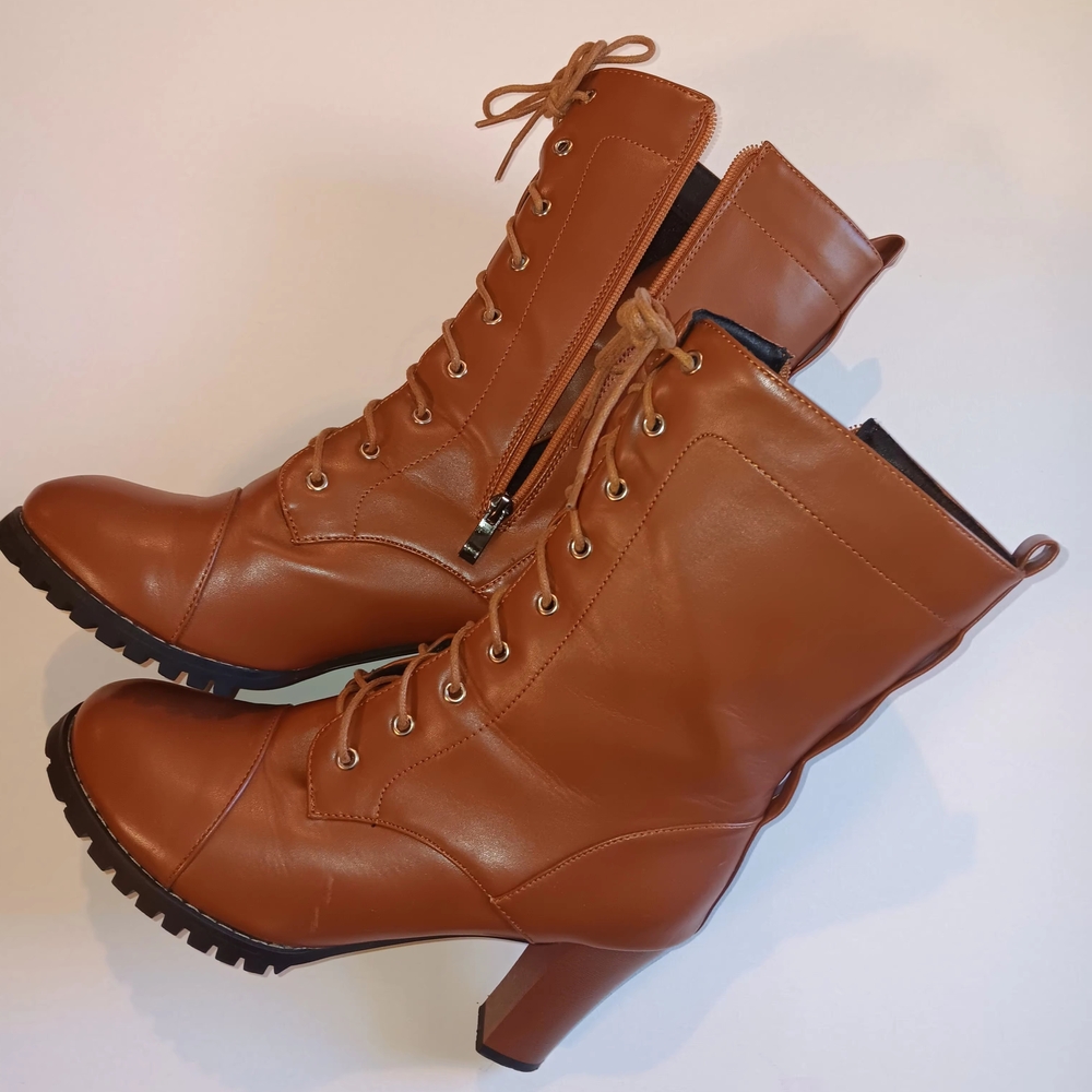 Women's Tan Lace-Up Ankle Boots Size 44 Fit Like 9.5, 3.5 Heel